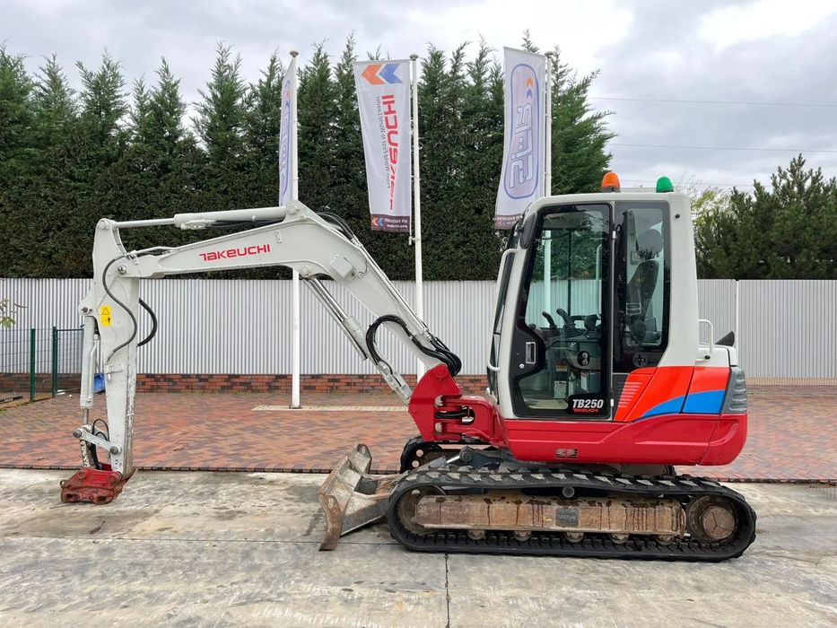 Takeuchi TB 250