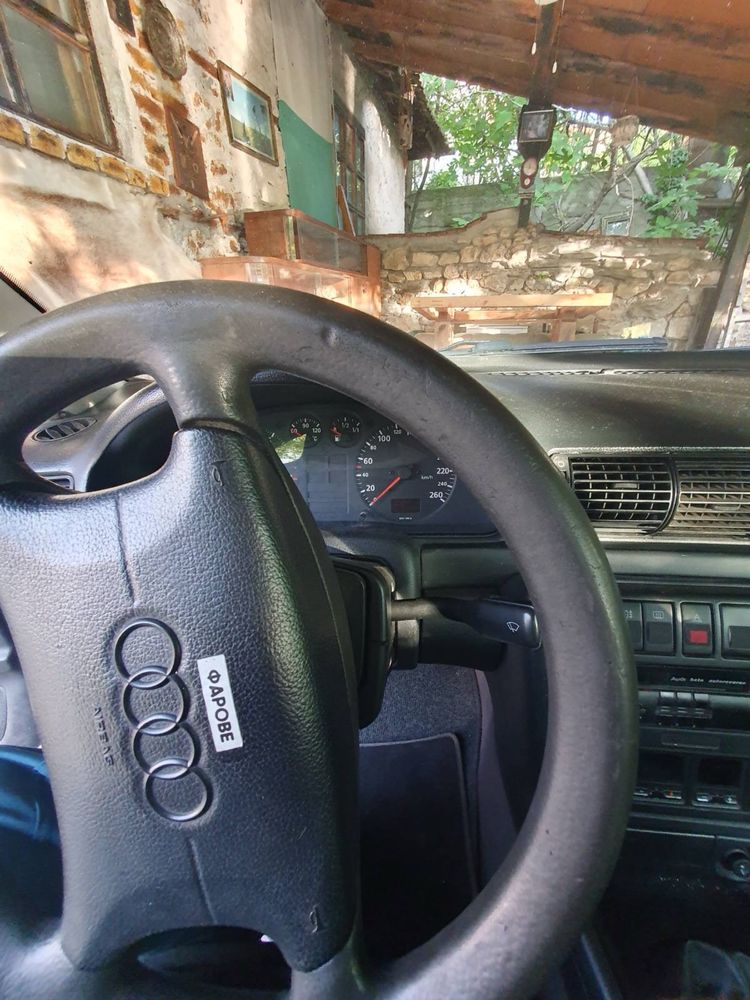 Продавам Ауди 80
