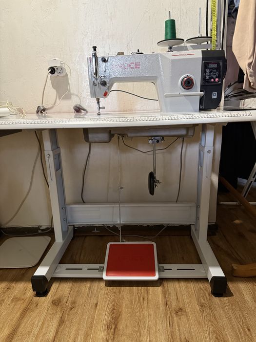 Швейная машинка и оверлок брюс