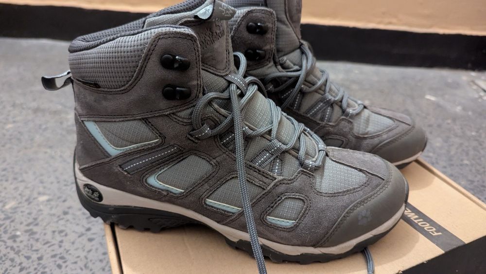 Jack Wolfskin Vojo hike 2 mid. 39 и 45 номер.