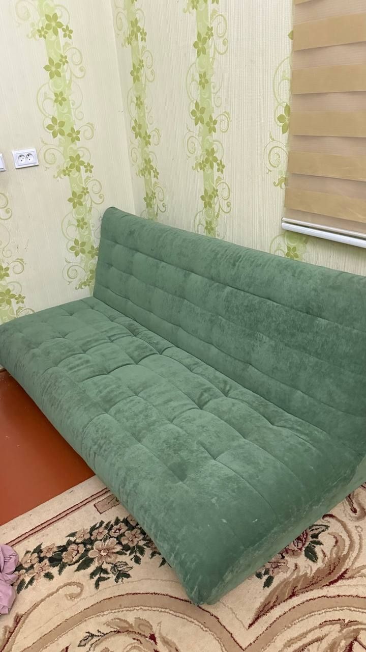 Продаётся мягкая мебель одна из них раскладной