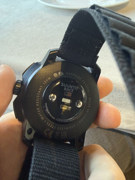 Смарт часы Suunto Race 1