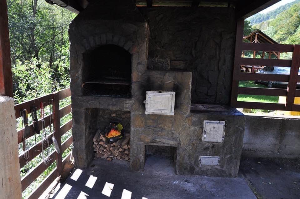 Inchiriez cabana Rau de Mori