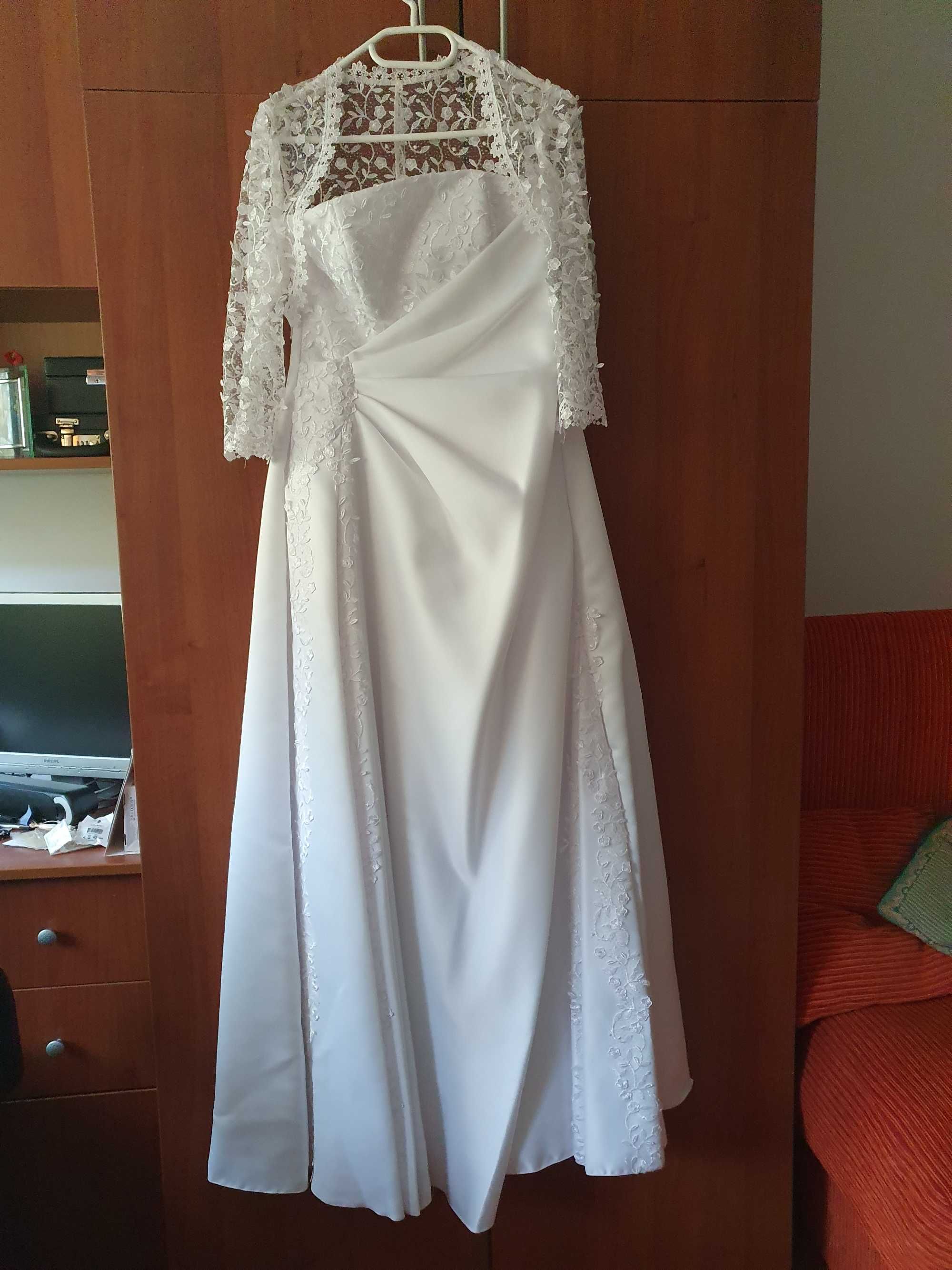 Rochie alba mireasa cu bolero