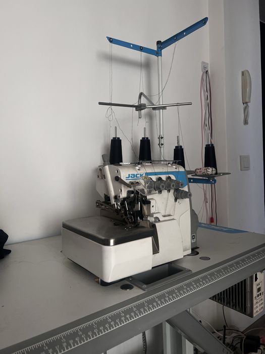 Оверлок промышленный JACK.   ателье,ткани,швейная машина ,juki,aurora