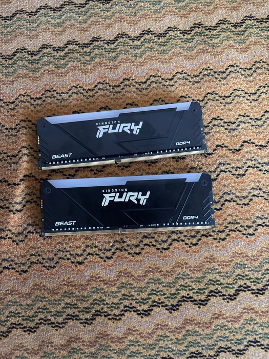 Placa video rtx 4060 eagle + procesor i5 14400f + 64 gb ram fury