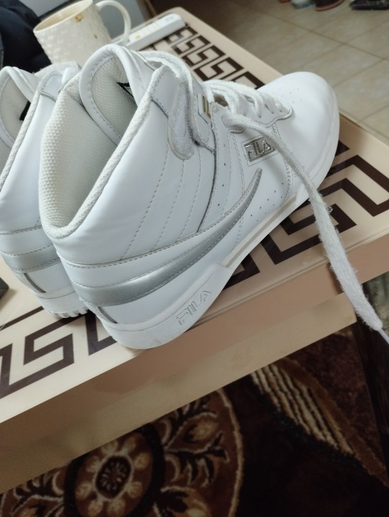 Adidași FILA din piele