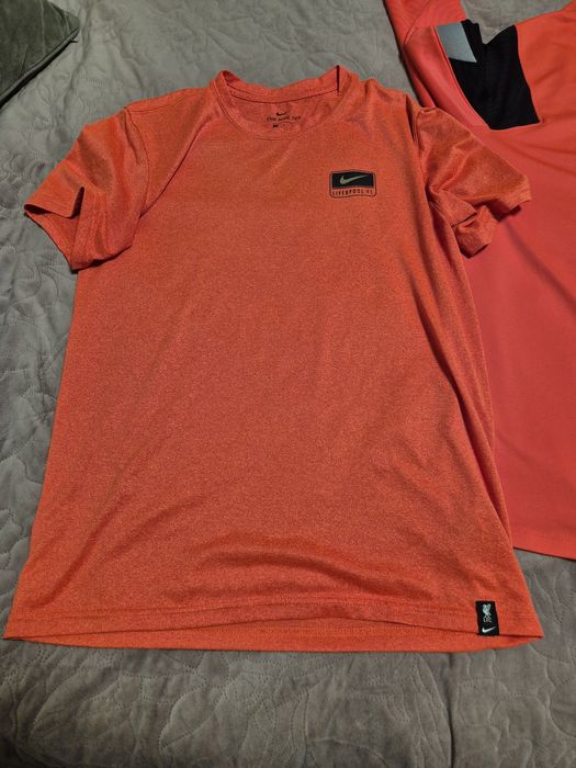 Nike Liverpool футболен екип - анцунг + подарък тениска