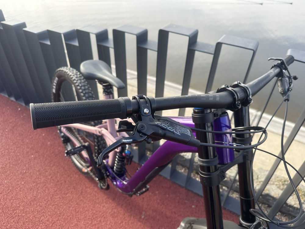 Giant Reign SX Fox 40