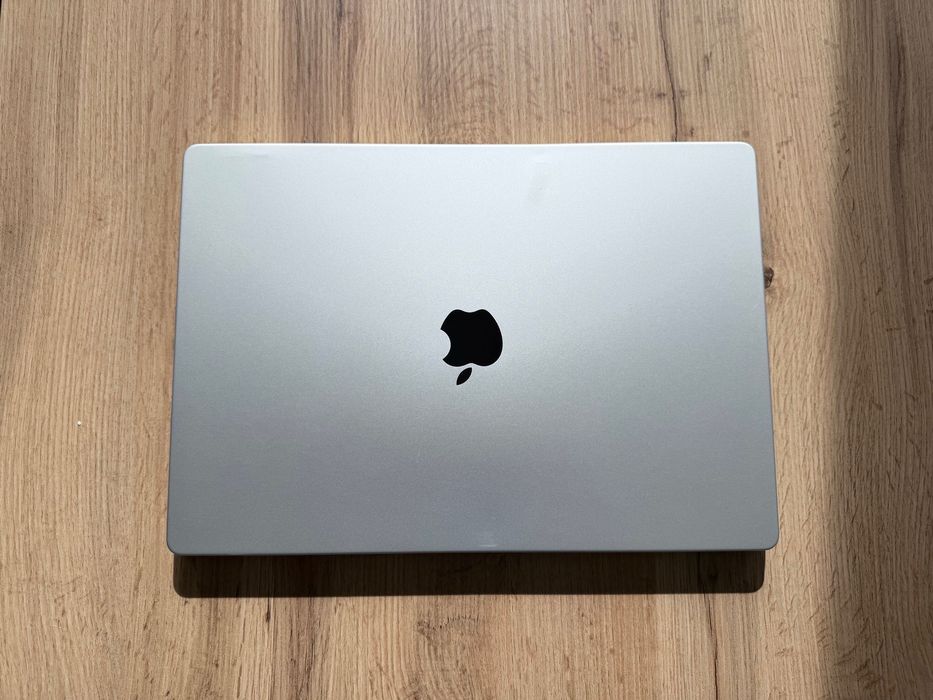 MacBook Pro 16" M1 Pro 10-CPU, 16-GPU, 32RAM,512SSD