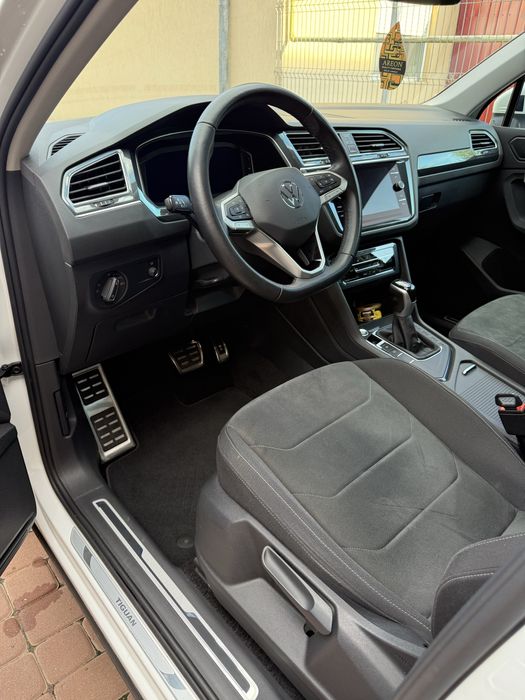Vând Volkswagen Tiguan Plug-in Hybrid 2022