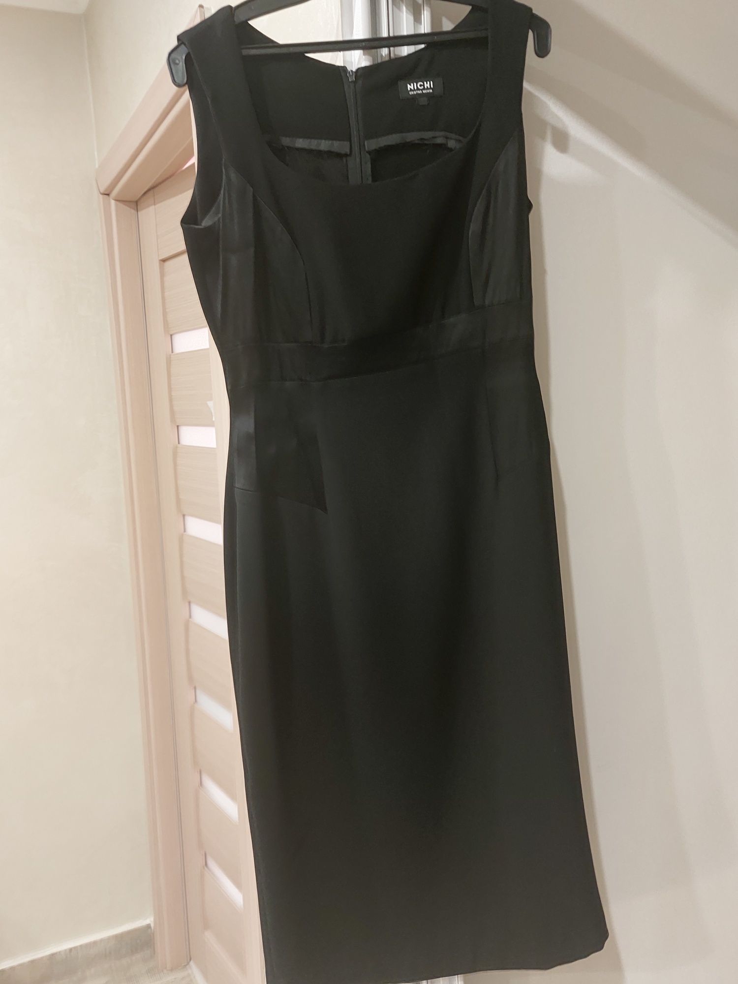 Rochie dreaptă elegantă