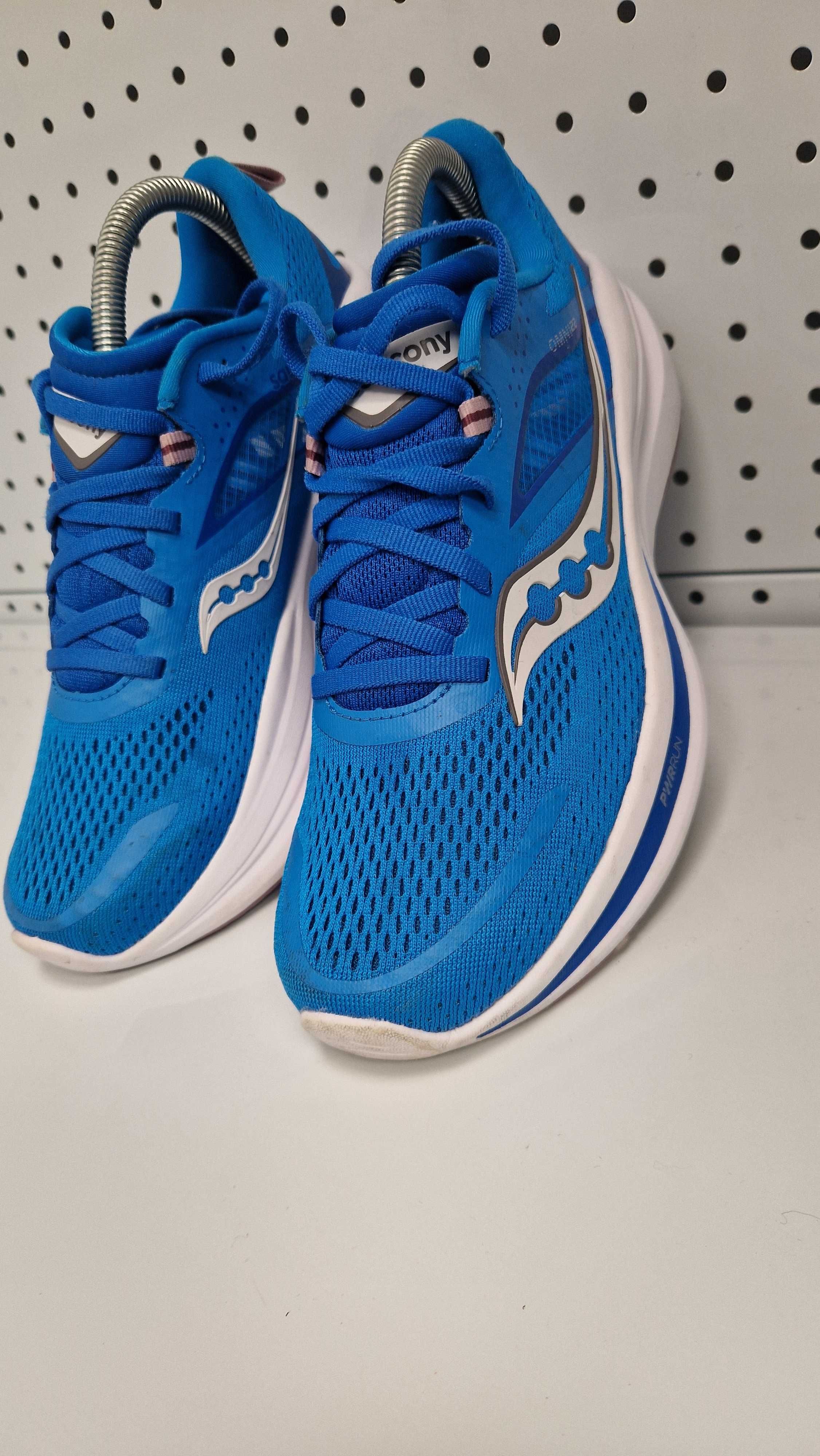 Оригинални дамски маратонки- Saucony Omni 22