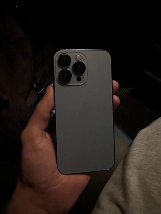 Продам айфон 13 про