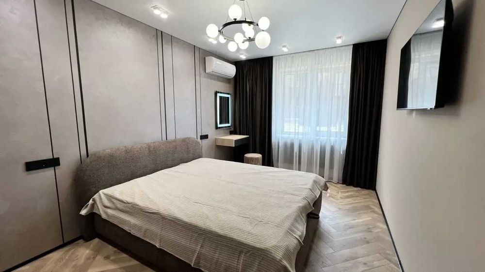 Двустаен имот в кв.Света Троица