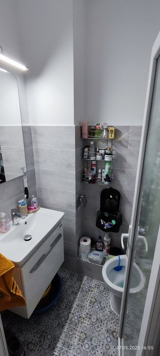 Vând apartament cu 4 camere