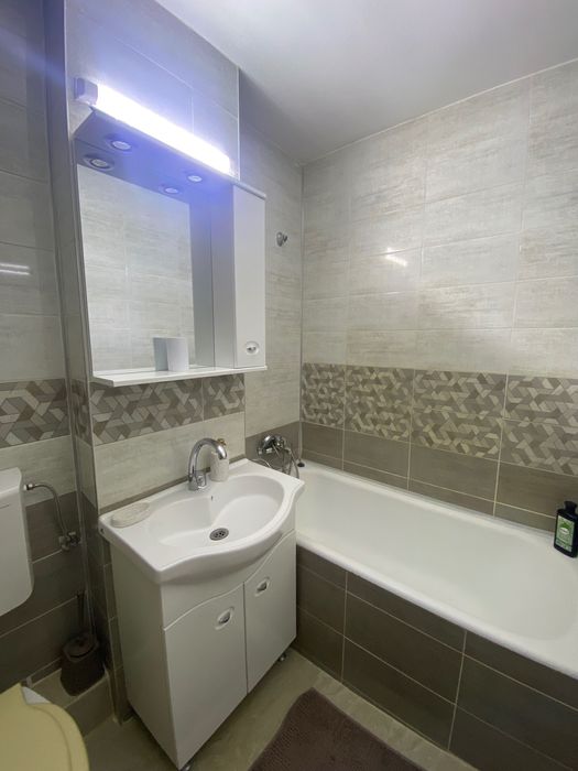 Închiriez garsonieră mobilată