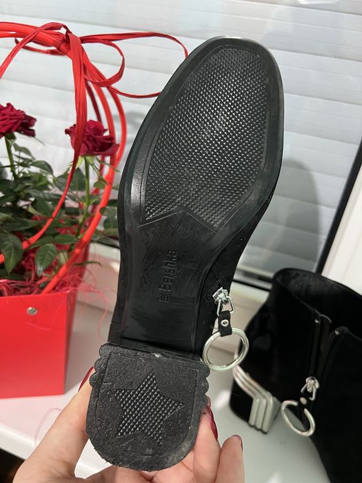 Страхотни дамски боти с дебел ток