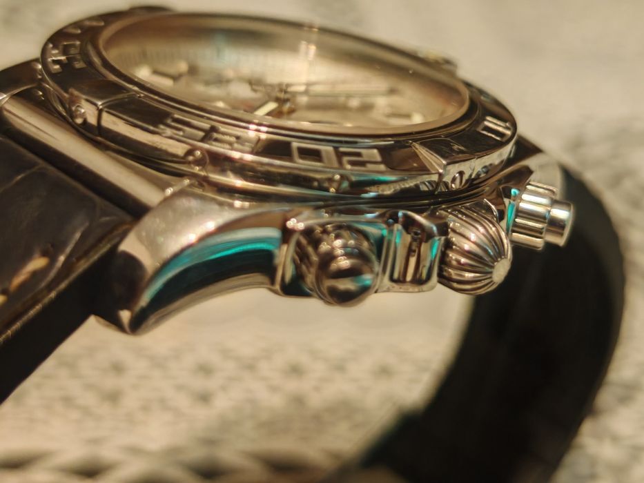Продавам оригинален мъжки часовник   Breitling Chronomat 44 Chronograp