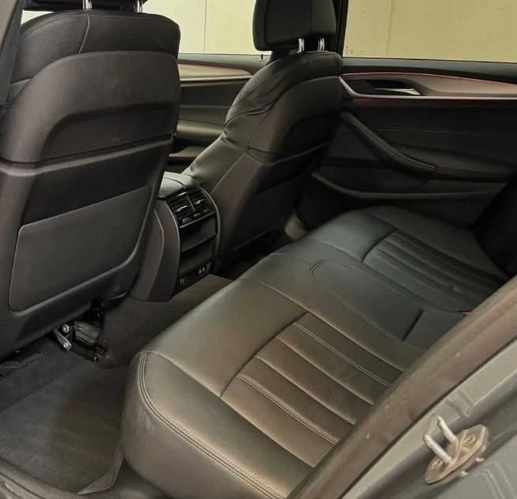 VÂND SERIA 5 = An 2020-Xdrive pachet M - 2.0 Disel .. Adusă Recent ..