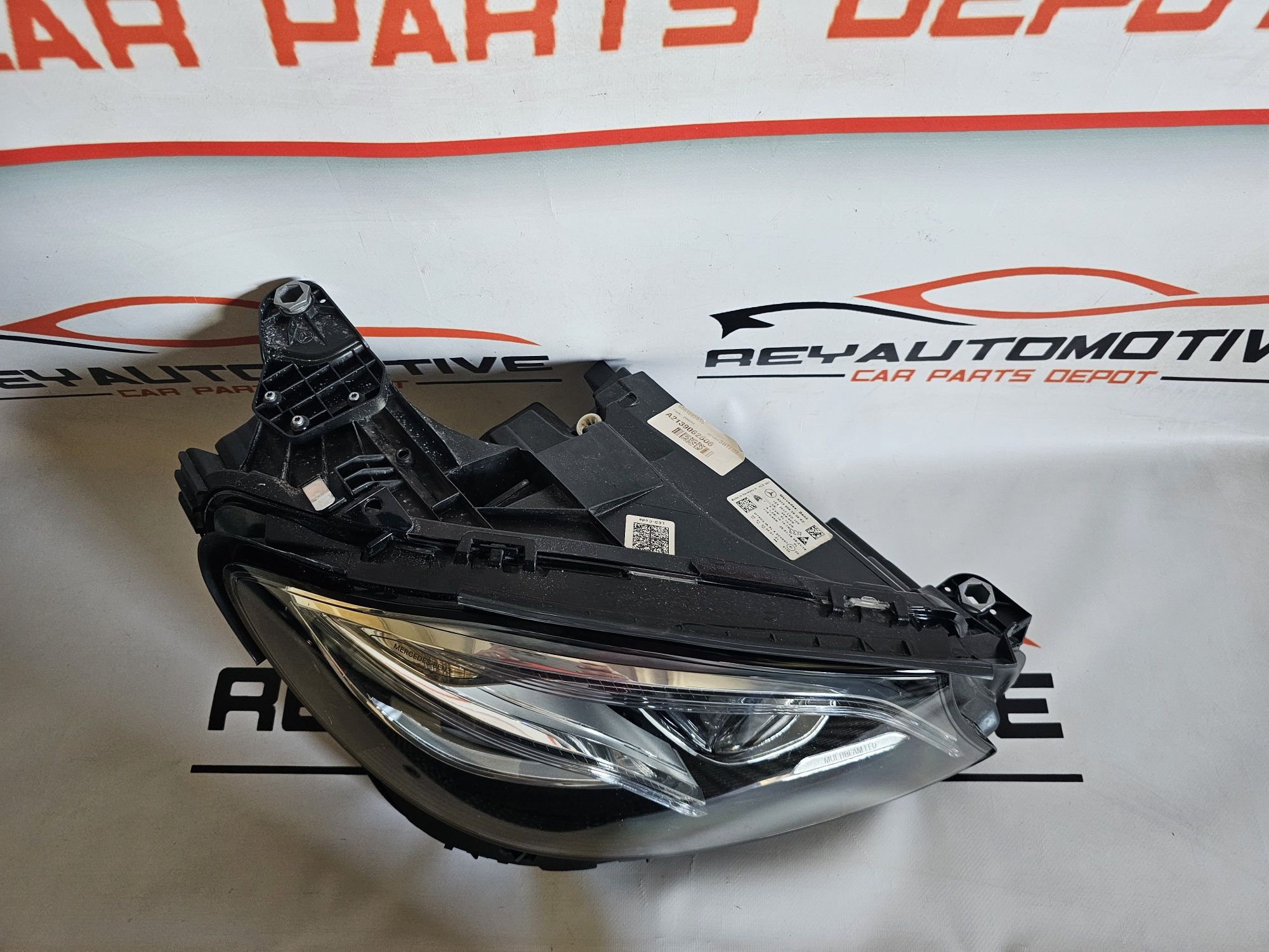 Far dreapta multibeam Mercedes E Class W213 cod A2139062606