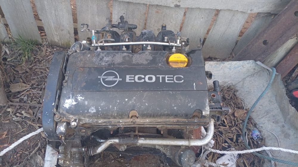 Мотор на опель зафиру. 2007г.в. на запчасти. Обьем1.8. Мотор стук.