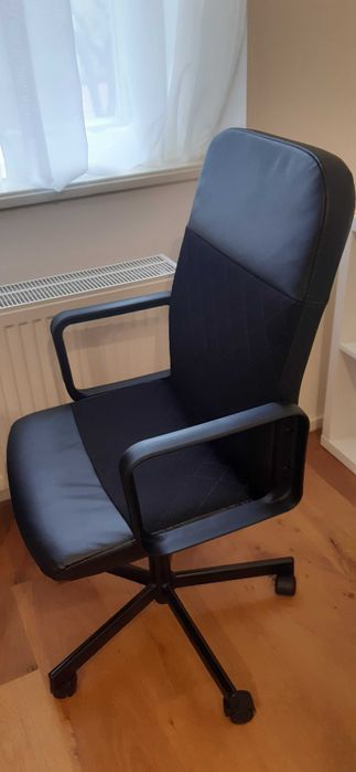 Офис стол, комбинация от кожа и плат