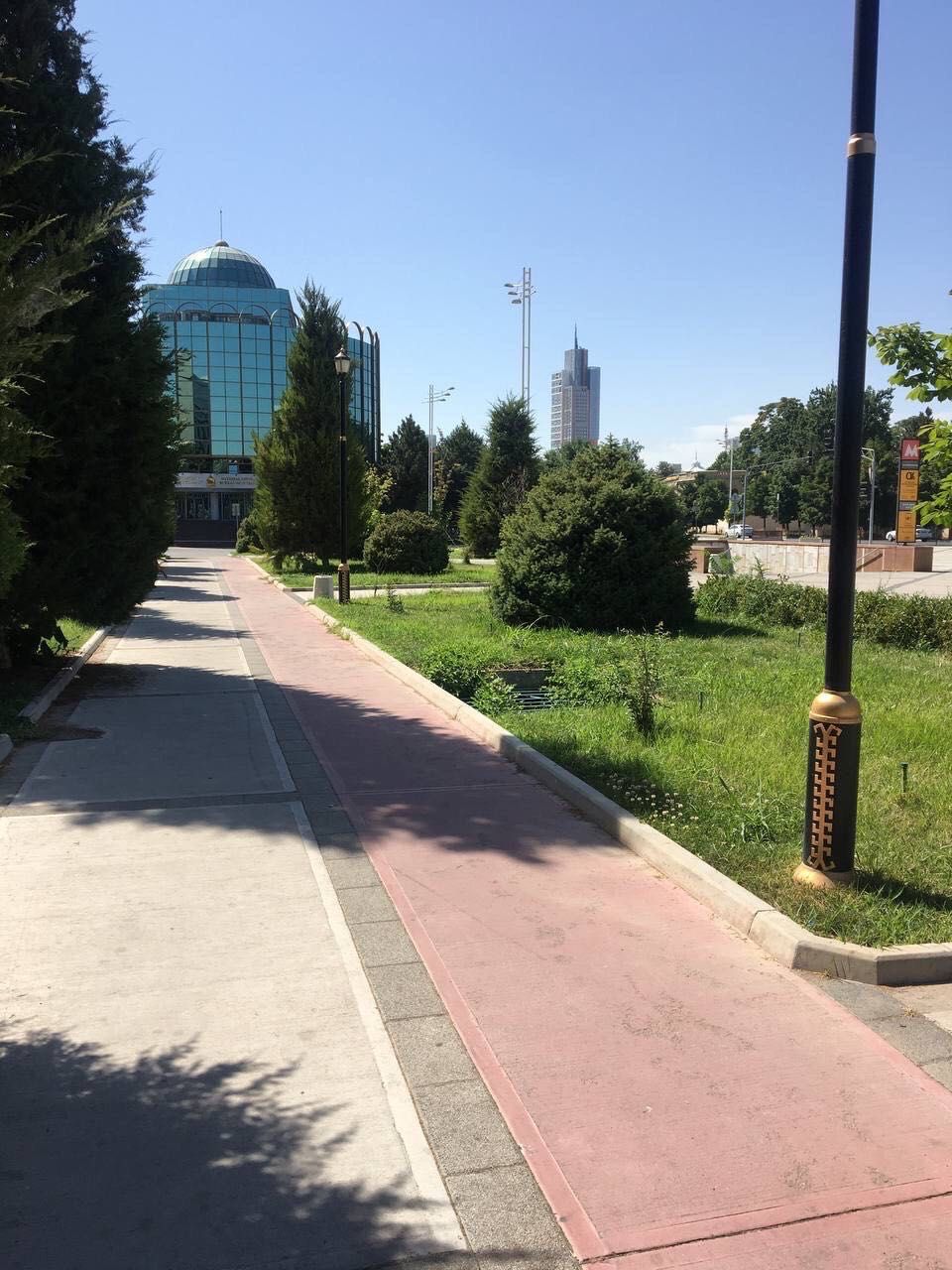 Arenda ijara metro Oybek va kosmonavtlar akuratniy 1 ta bola olamiz