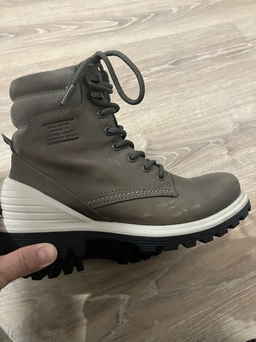 Зимние женские Ботинка Зима ЕССО 38     За 45 000 тенге       р