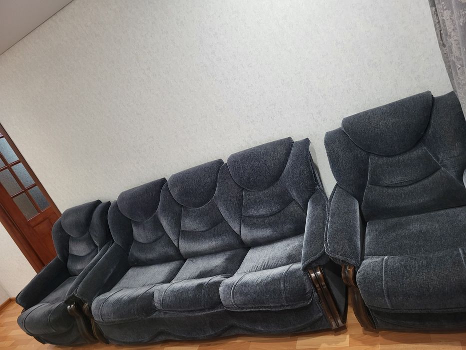 Отдам даром диван и кресла