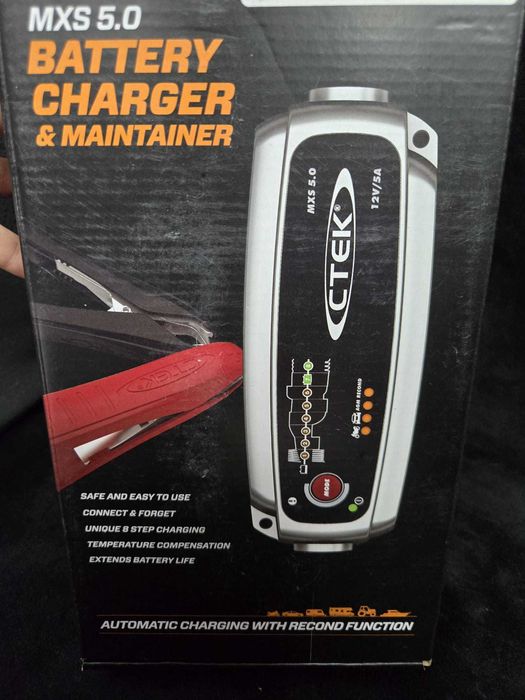 Încărcător și întreținător automat de baterii CTEK MXS 5.0,