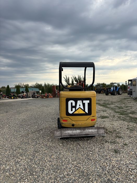 Miniexcavator cat 1,8 t