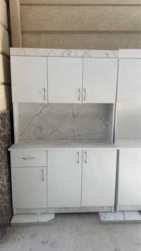 Кухонный шкаф материал из акрила высота 1.90 ширина 1.20 распродажа
