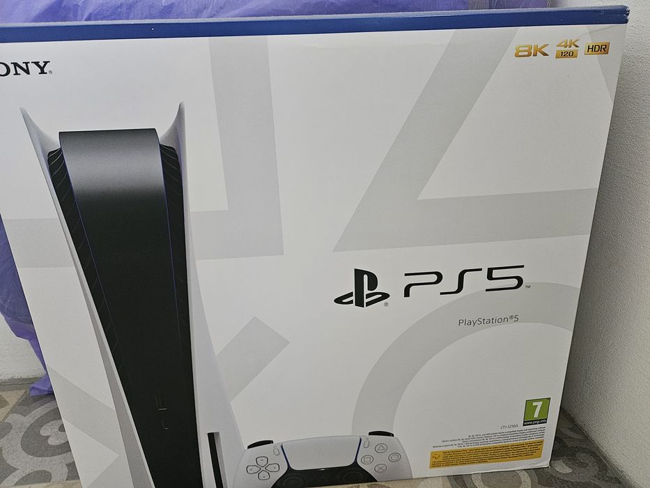 PlayStation 5 + 2 оригинални контролера | Като нов | В гаранция!