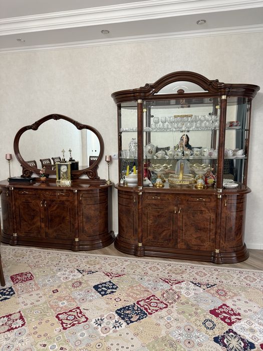 Продам гарнитур Италия