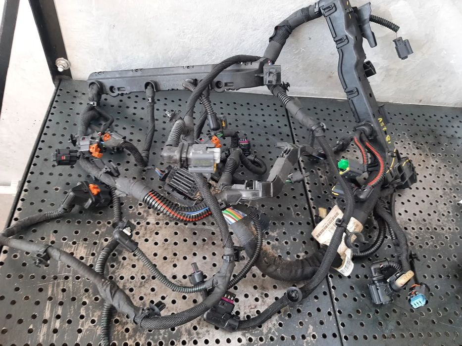 instalatie electrica motor hn05 1.2 b peugeot  208  9835176080