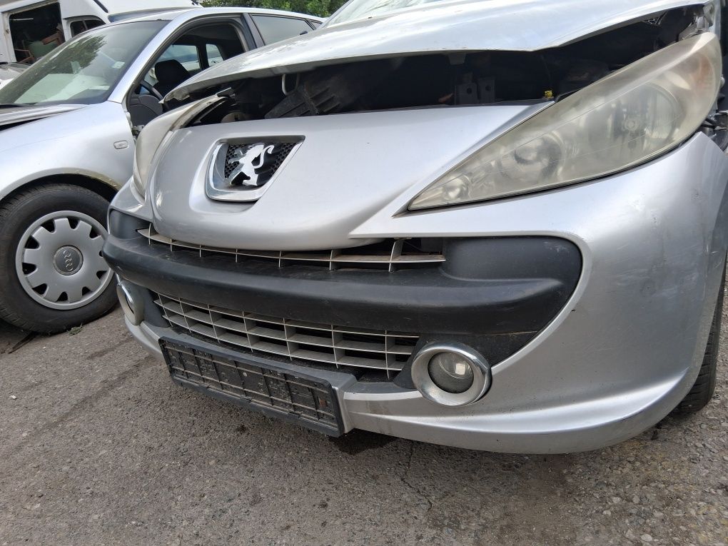 Предна броня от Peugeot 207 пежо 207