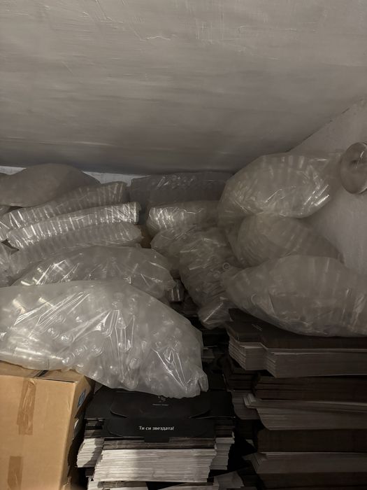 Продавам 9000 броя бутилки от 300мл