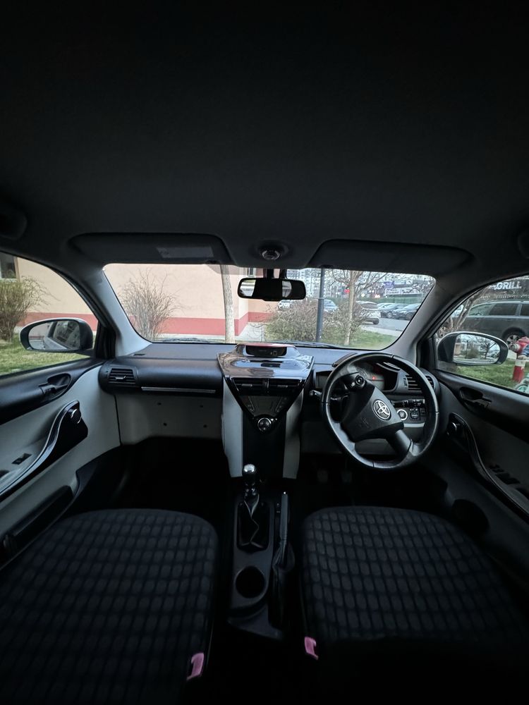 Vand Toyota IQ (volan dreapta) 2012 1.0L