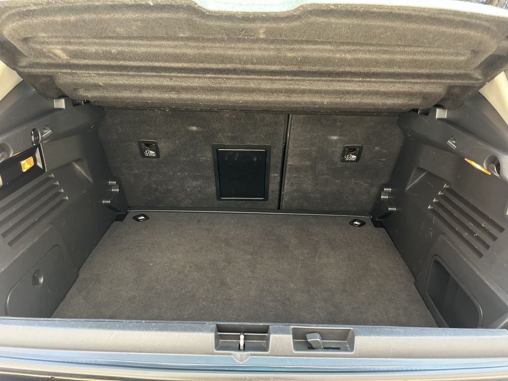 peugeot 3008 2011 година