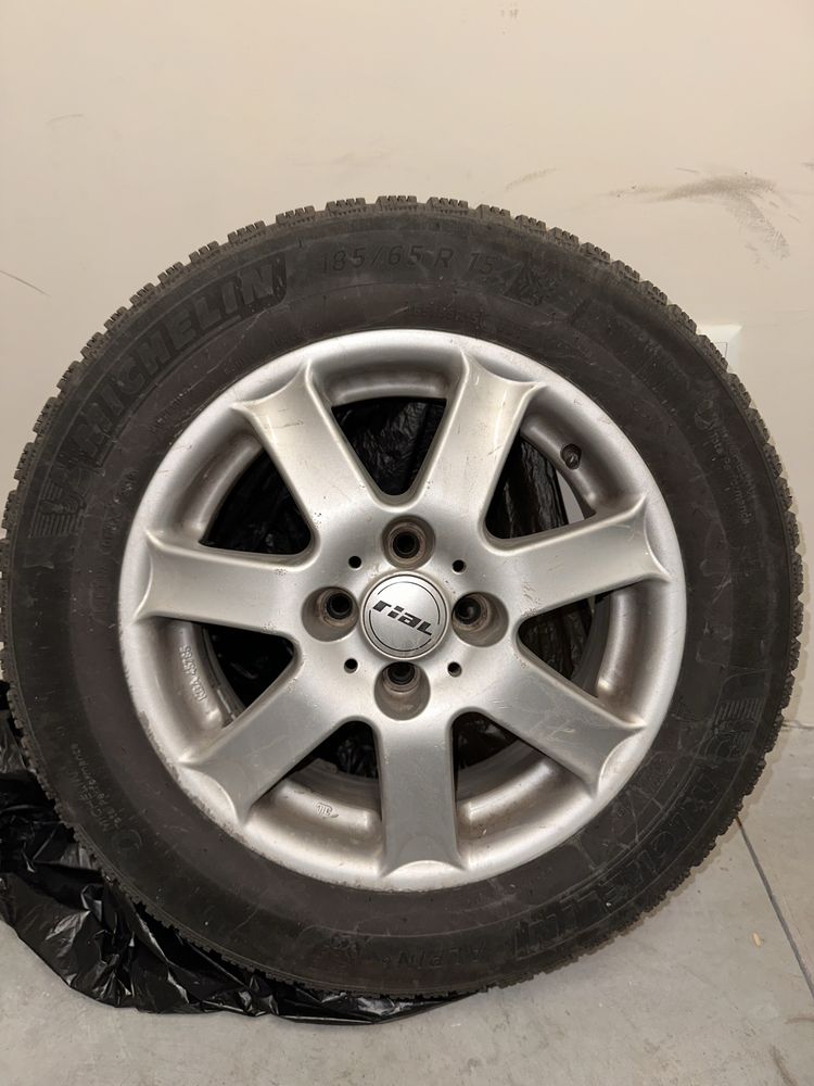 Гуми / 185/65/15 / Punto Evo/ Grande Punto