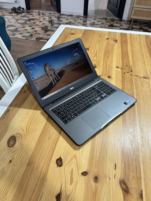 Laptop Dell gaming• Procesor i7-7th gen• Placa video 4gb• 256 ssd