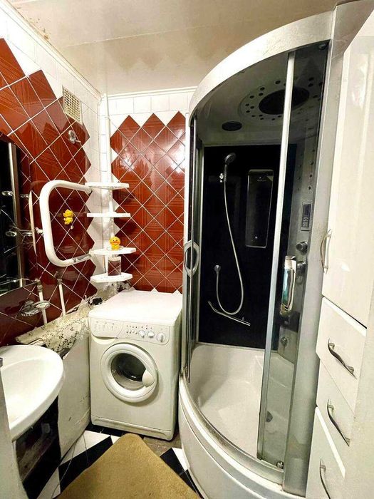 Дава се под наем Тристаен апартамент в София, Надежда 2 - 87 кв.м за 561 € - Снимка #2