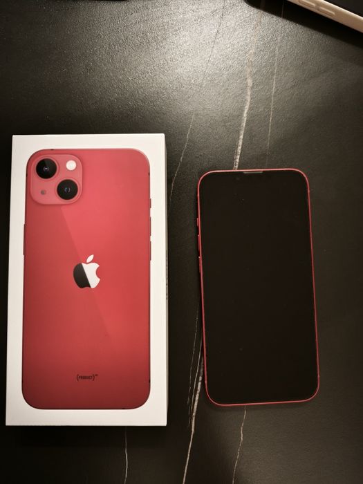iPhone 13 256GB Red