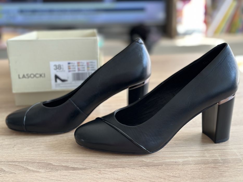 Дамски обивки с ток lasocki