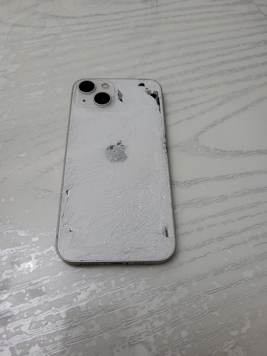 Продам    айфон 13