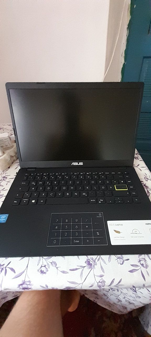 Asus vivobook 14