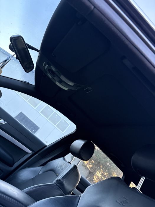 A6 4f черен таван с люк