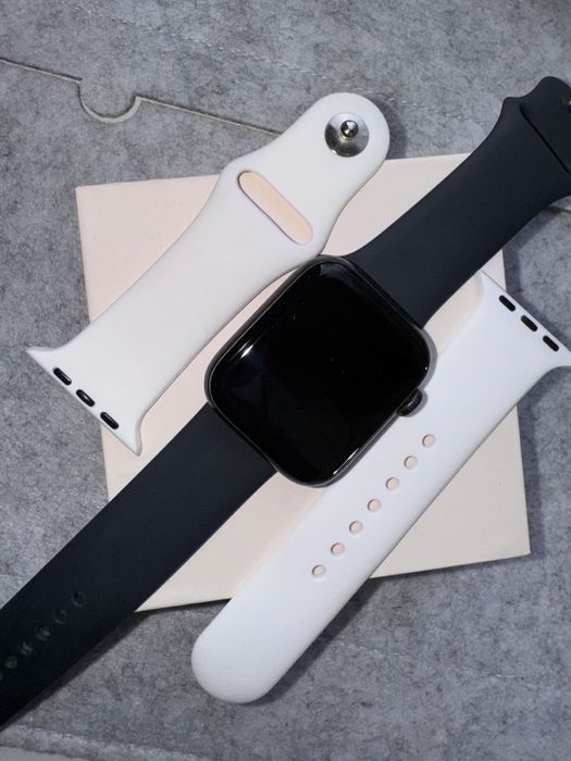 Apple Watch SE/ 44mm/ Aluminum & Ceramic Case
