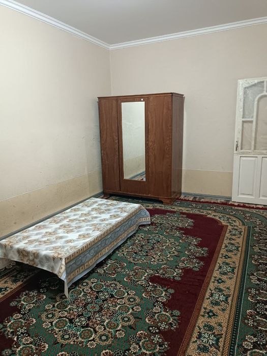 1 хоналик уй ижарага берилади